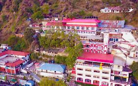 Calux Hill Queen At Mall Road With Parking - Formerly Amara